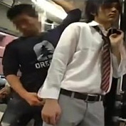 【ゲイ動画】城田優に似ているイケメン高校生がバスでゲイ痴漢されてしまい…